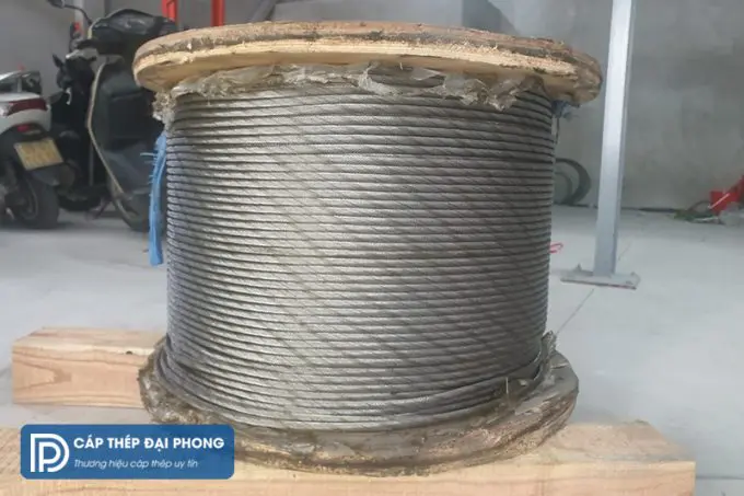 Cáp thép chống xoắn phi 8 cấu trúc 35x7